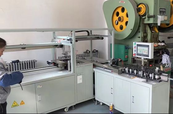 मानव रहित प्रबंधन जेब फिल्टर आंतरिक फ्रेम बनाने की मशीन 220V 5.5KW